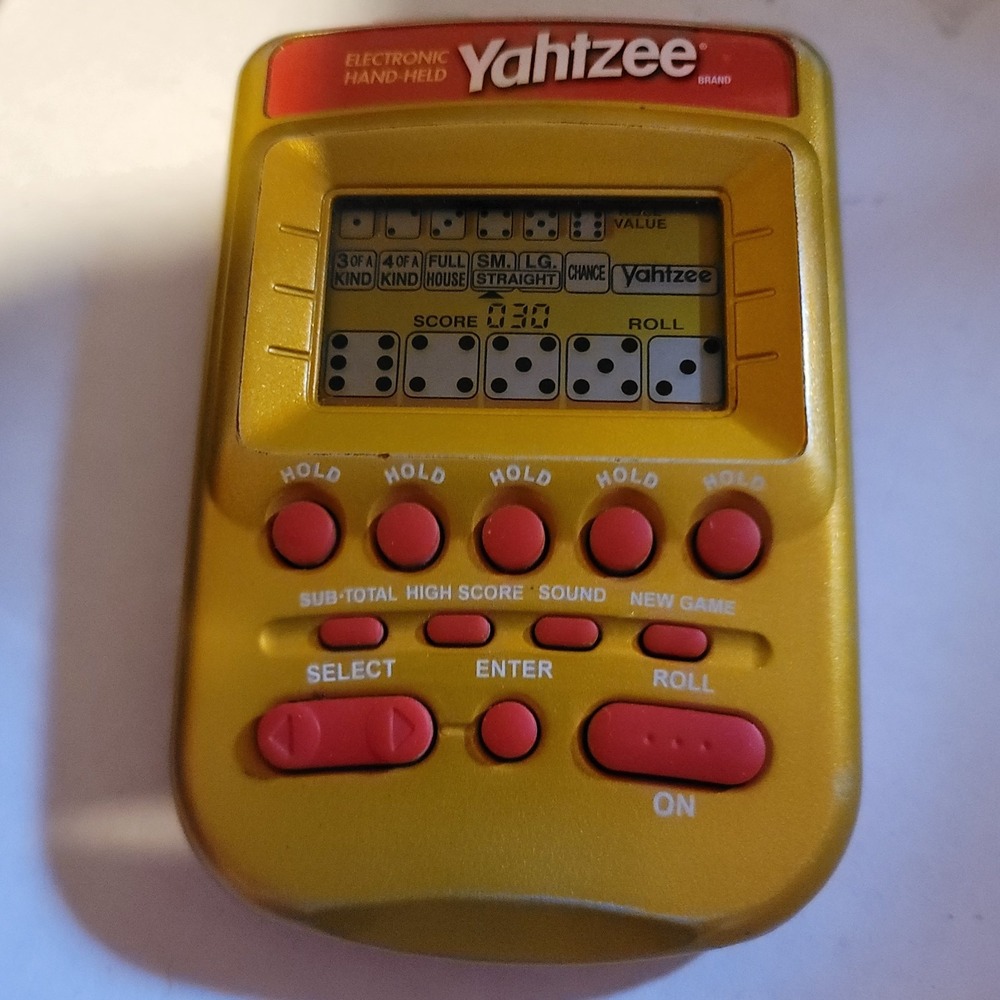 Yahtzee Gold & Red Electronic Handheld Game Hasbro 2002 (TESTED & WORKING)